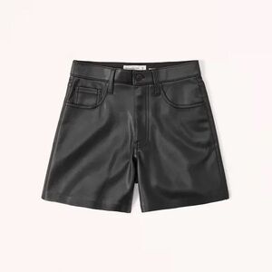 NWT / Abercrombie & Fitch Curve Love Dad Short in Vegan Leather